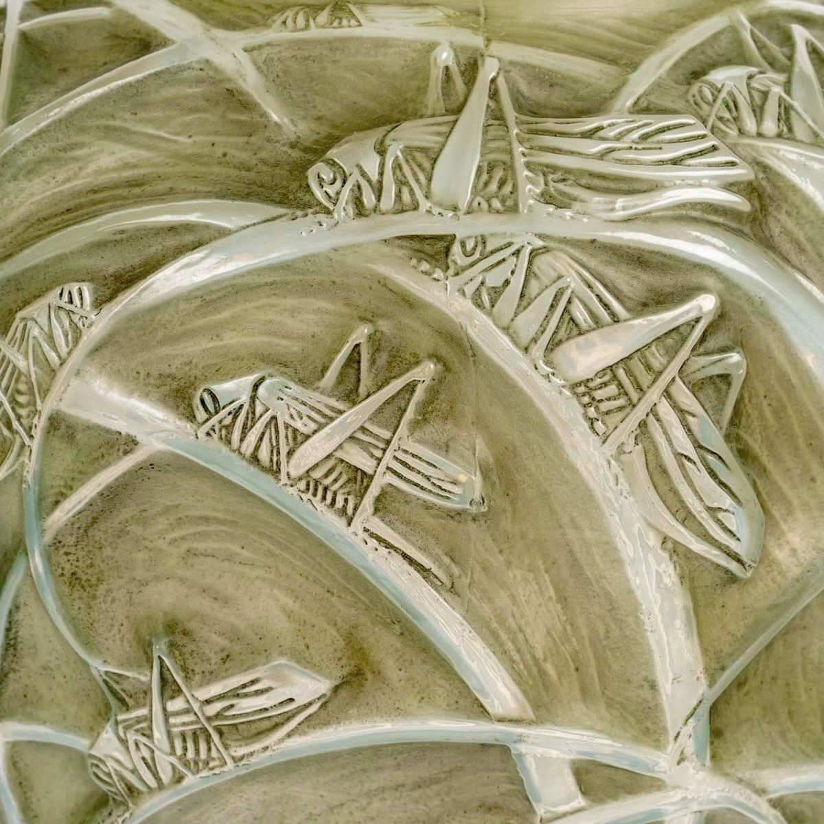 1912 René Lalique - Vase Sauterelles Verre Opalescent Double Couche Patiné Vert-photo-4