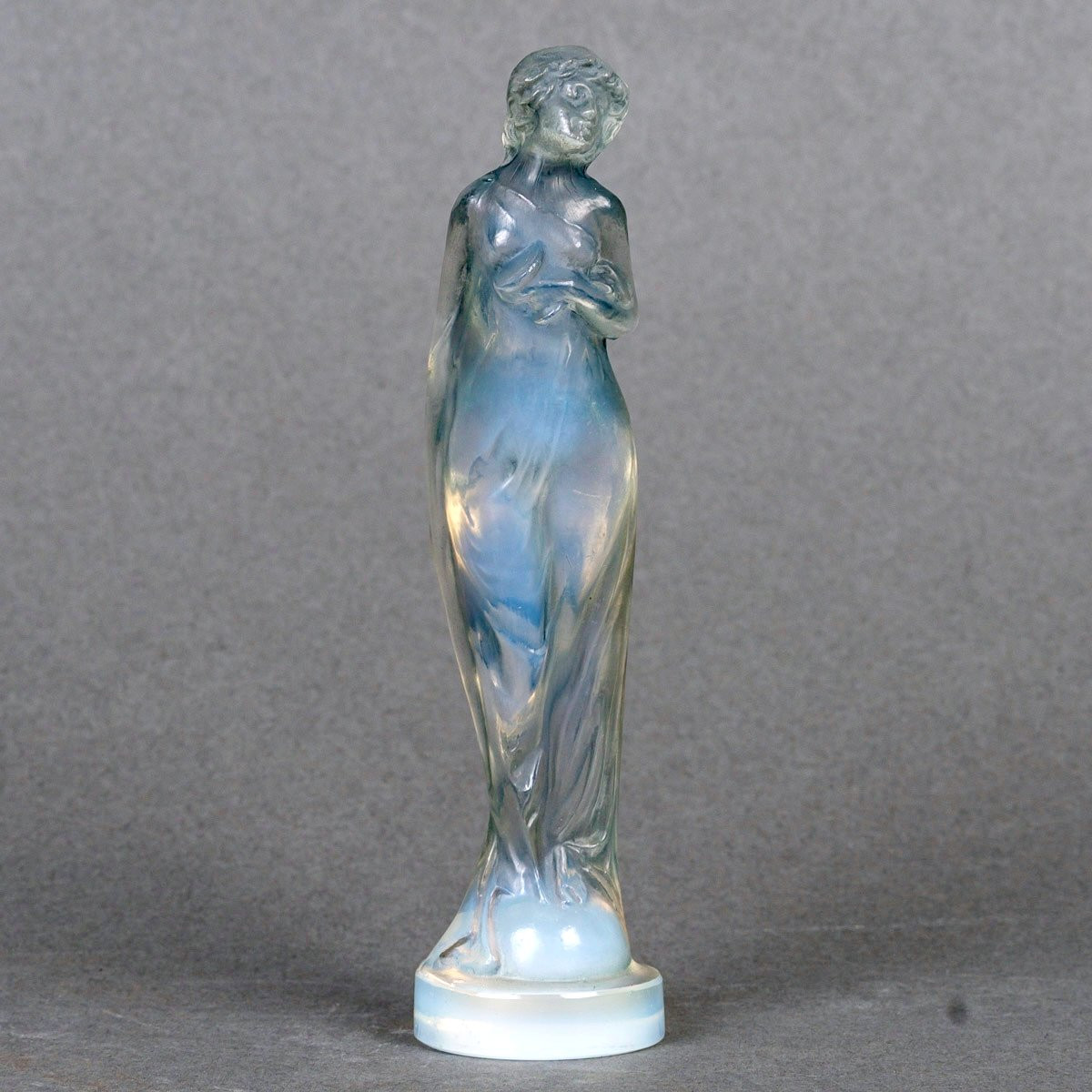1912 René Lalique - Statuette Moyenne Voilée Verre Opalescent Patiné Bleu-photo-2