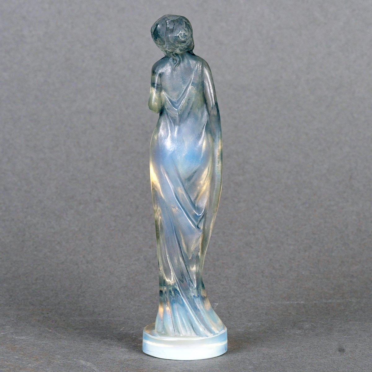 1912 René Lalique - Statuette Moyenne Voilée Verre Opalescent Patiné Bleu-photo-4