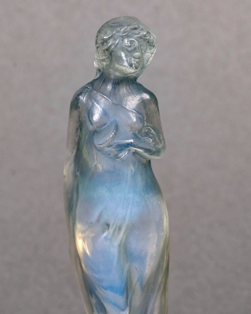 1912 René Lalique - Statuette Moyenne Voilée Verre Opalescent Patiné Bleu-photo-2