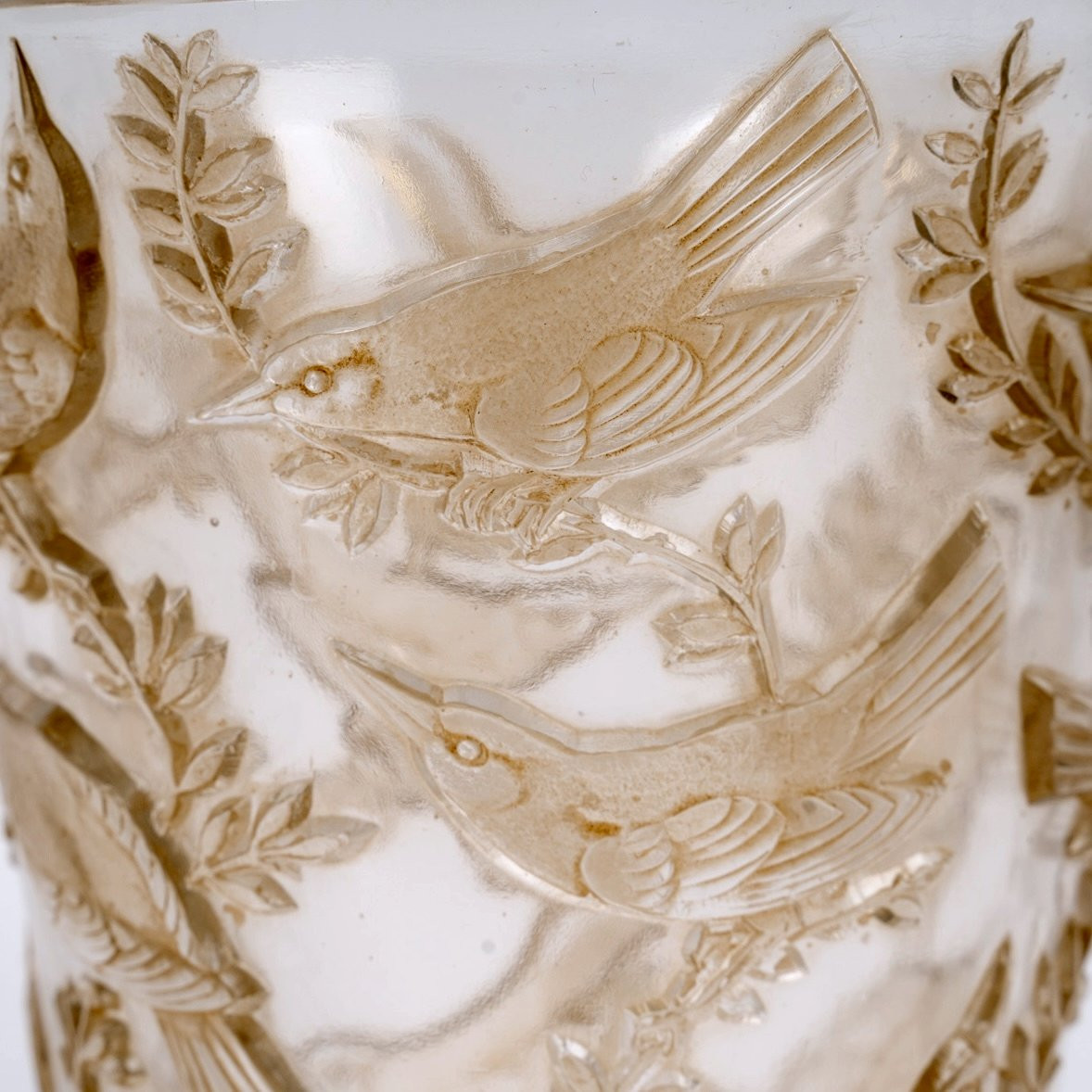 1938 René Lalique - Vase Grives Verre Blanc Patiné Sépia-photo-3