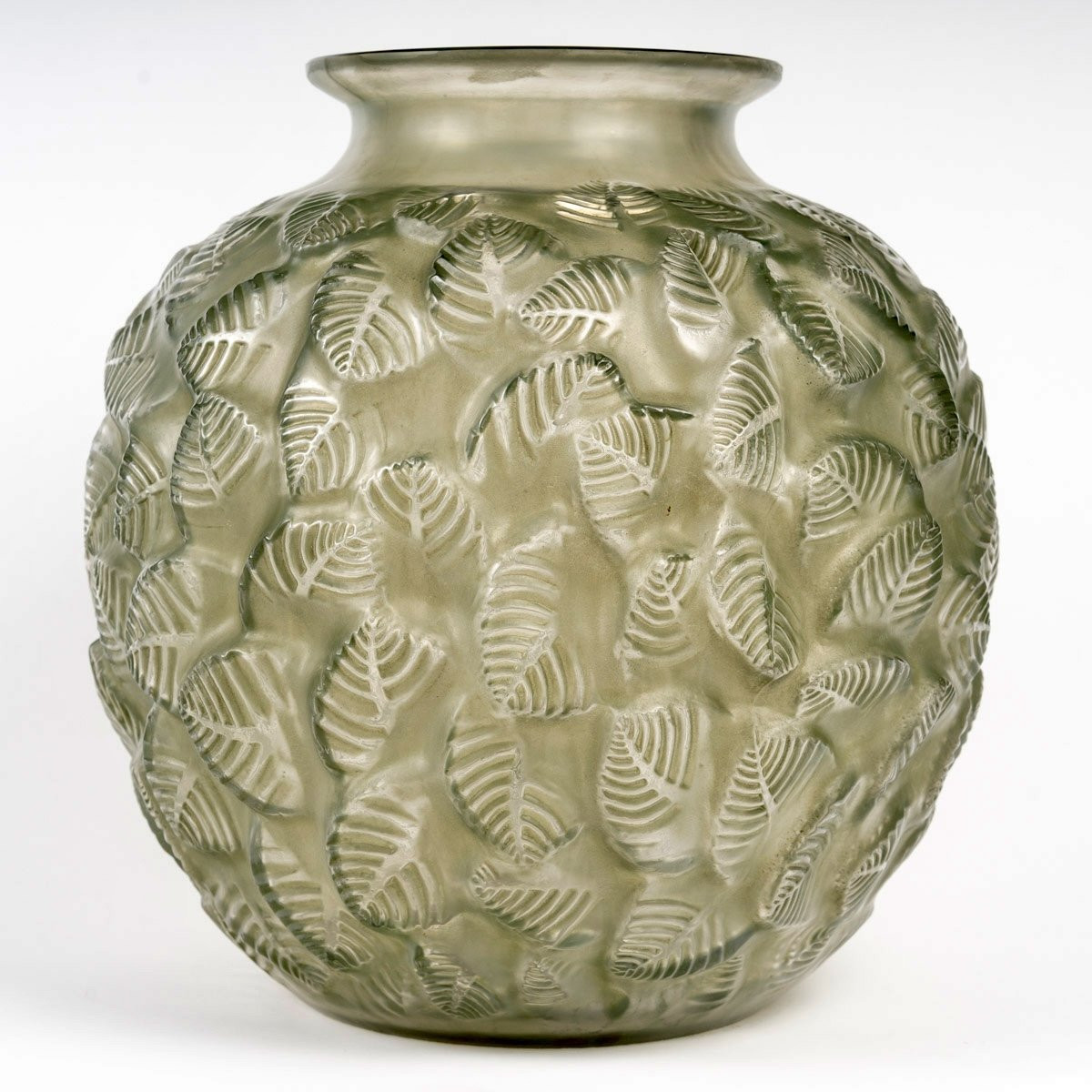 1926 René Lalique - Vase Charmille Verre Blanc Patiné Vert-photo-2