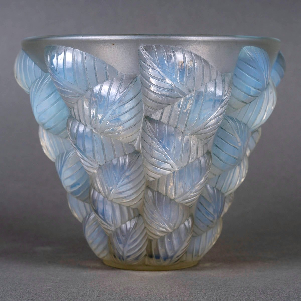 1927 René Lalique - Vase Moissac Opalescent Glass With Blue Patina-photo-2