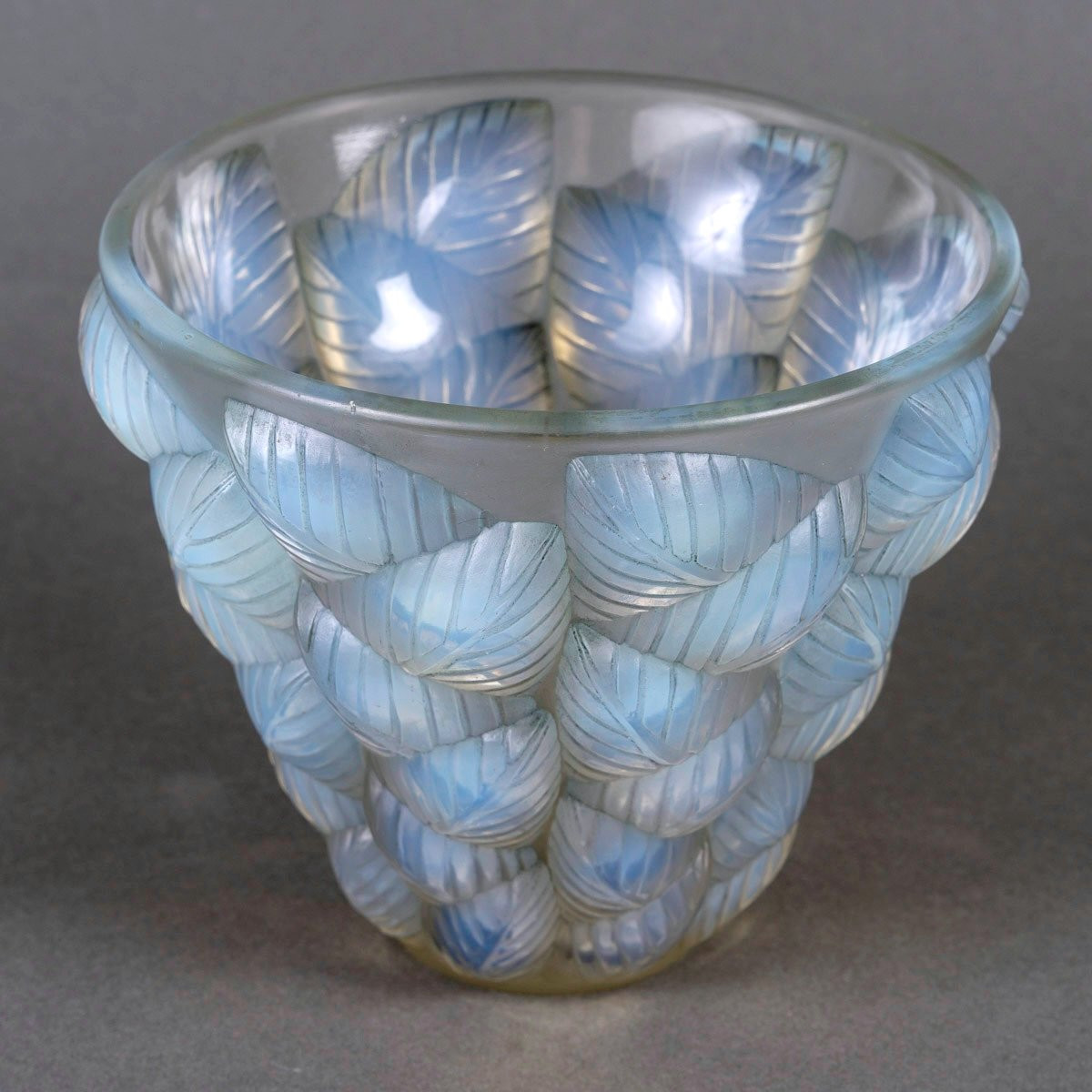 1927 René Lalique - Vase Moissac Opalescent Glass With Blue Patina-photo-3