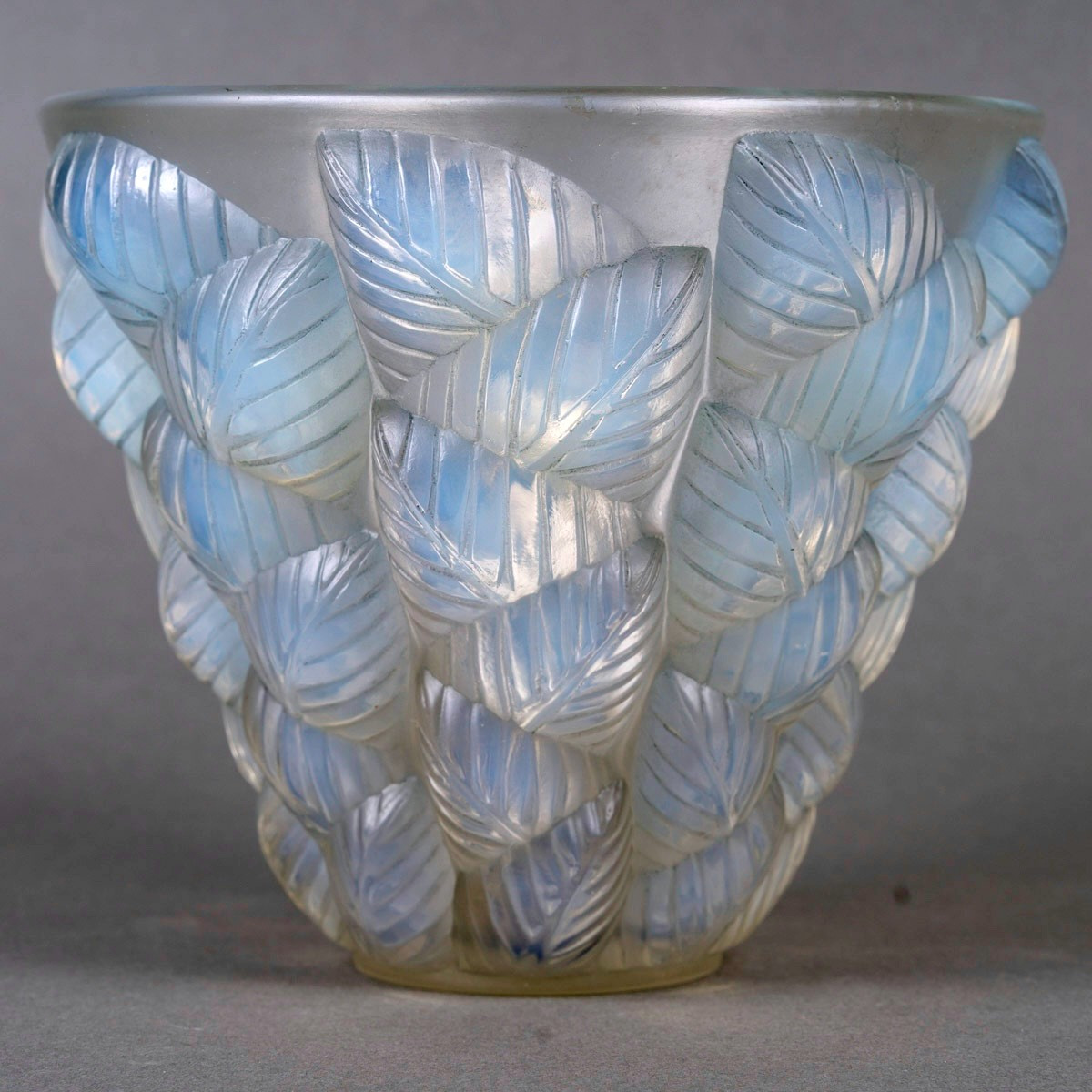 1927 René Lalique - Vase Moissac Opalescent Glass With Blue Patina