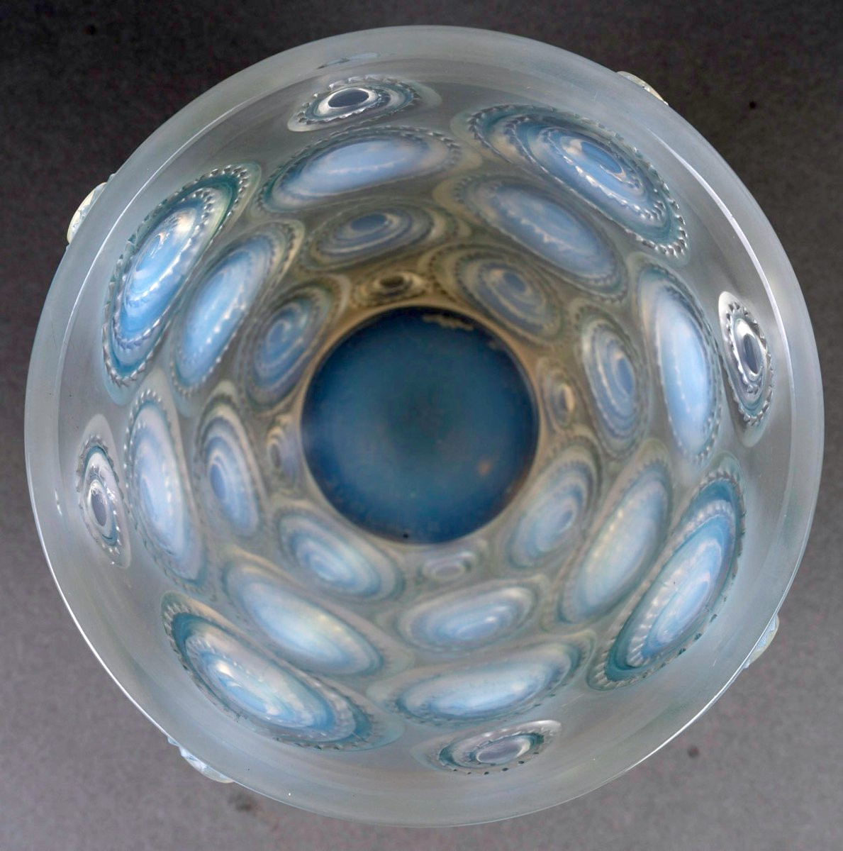 1930 René Lalique - Vase Spirales Opalescent Glass With Blue Patina-photo-3