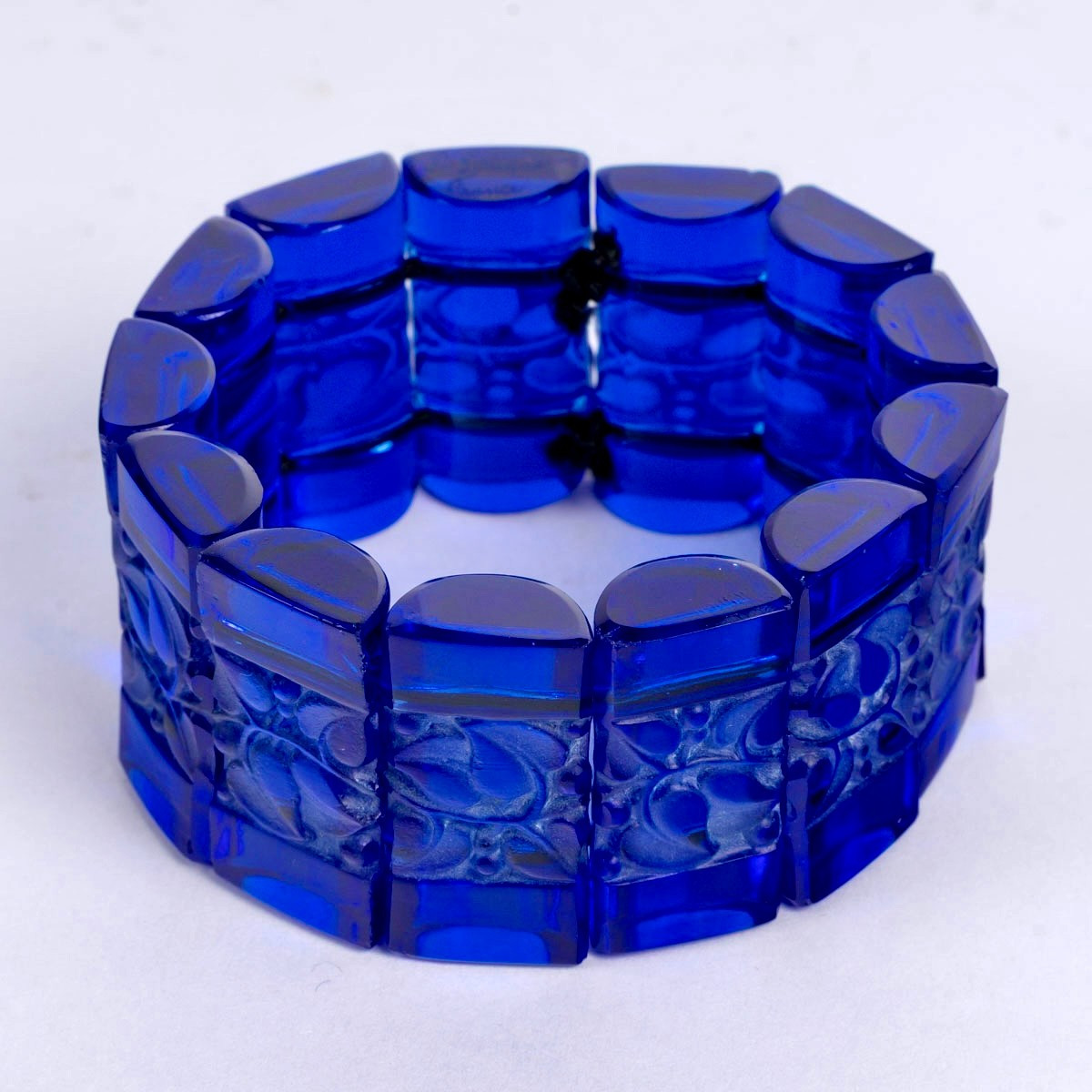 1928 René Lalique - Bracelet Cerisier Cobalt Blue Glass With White Patina