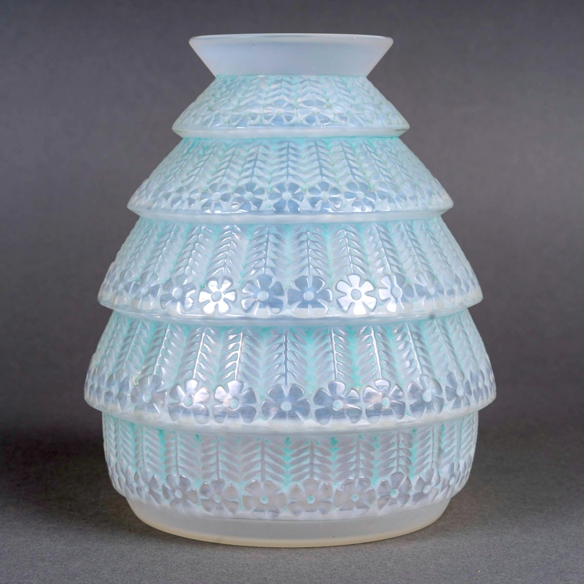 1929 René Lalique - Vase Ferrières Verre Opalescent Patiné Vert