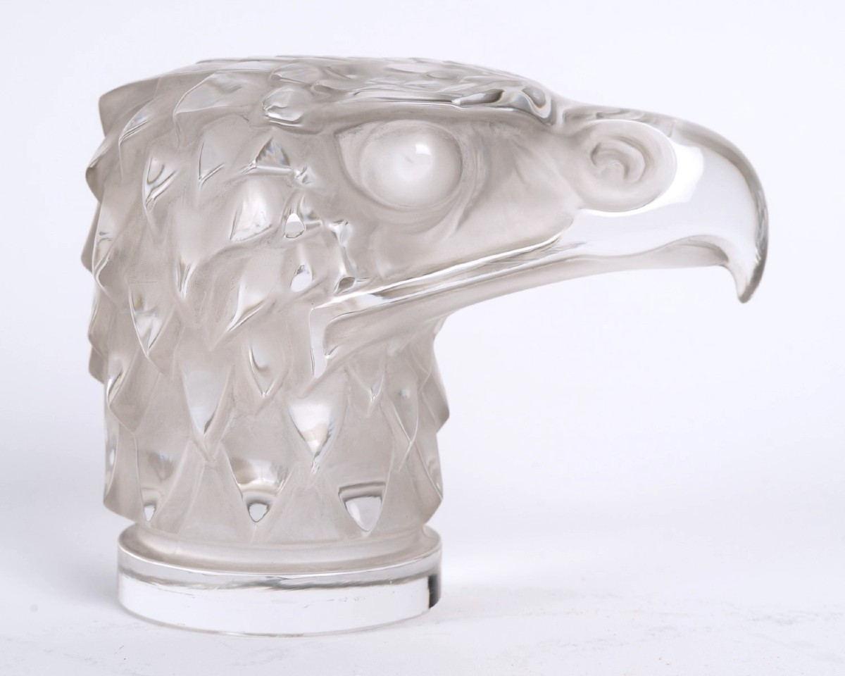 1928 René Lalique - Mascotte Automobile Tête d'Aigle Verre Blanc Patiné Gris