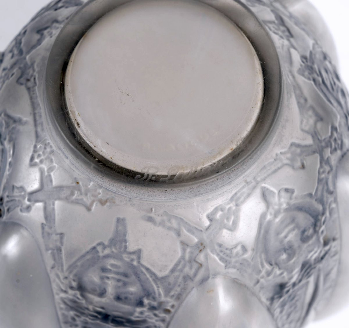 1912 René Lalique - Vase Six Figurines et Masques Verre Blanc Patiné Bleu-photo-3