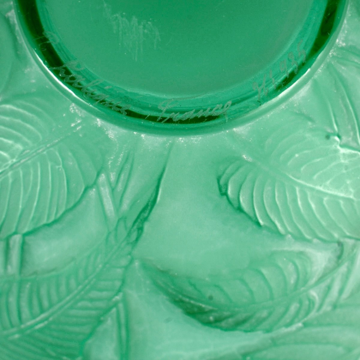 1923 René Lalique - Vase Sauges Verre Vert  Patiné Blanc-photo-3