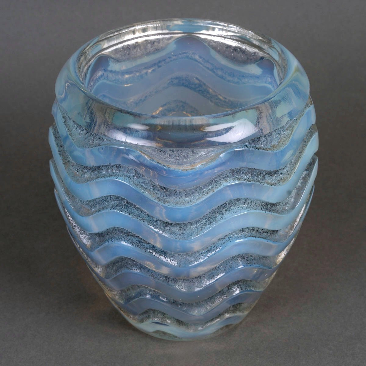 1934 René Lalique - Vase Méandres Verre Opalescent Patiné Bleu-photo-2