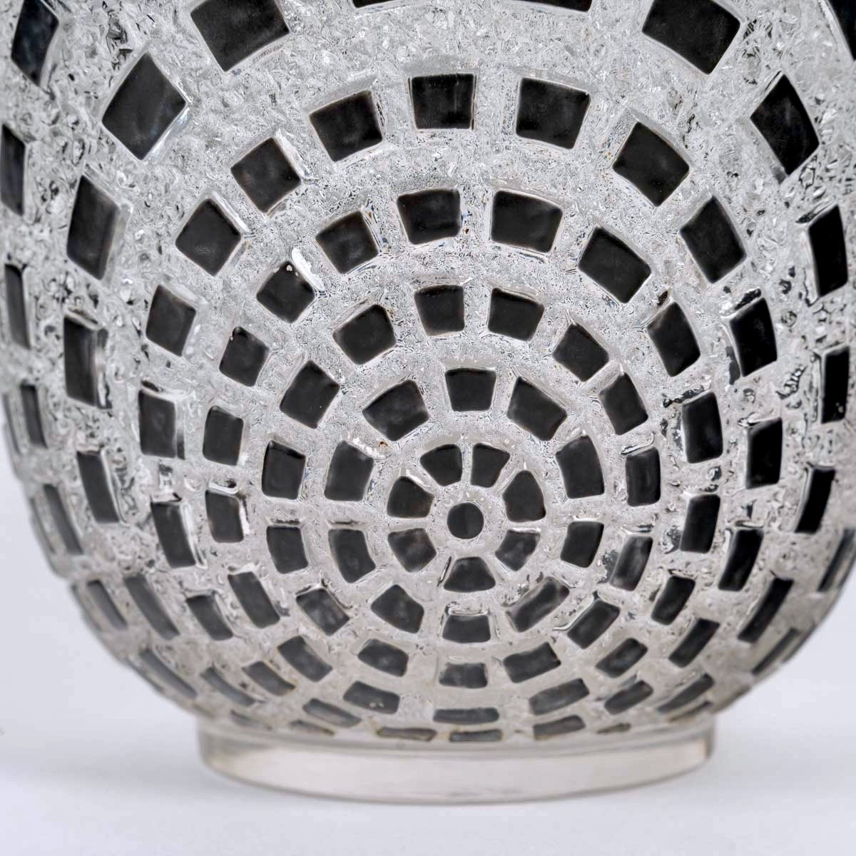 1935 René Lalique - Art Deco Vase Damiers Glass With Original Black Enamel-photo-1