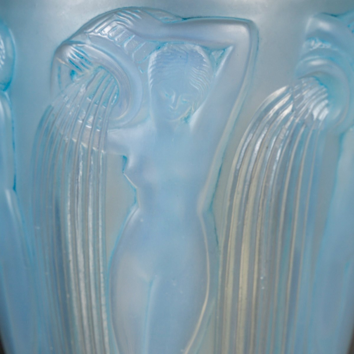 1926 René Lalique - Vase Danaïdes Verre Opalescent Patiné Bleu-photo-1