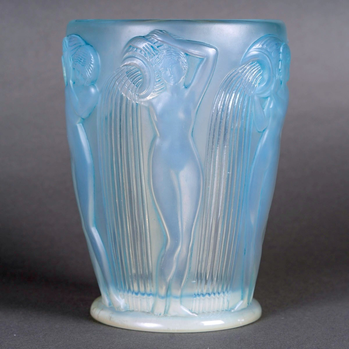 1926 René Lalique - Vase Danaïdes Verre Opalescent Patiné Bleu