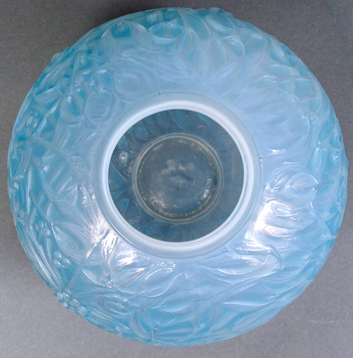 1920 René Lalique - Vase Gui Mistletoe Opalescent Glass With Blue Patina-photo-1