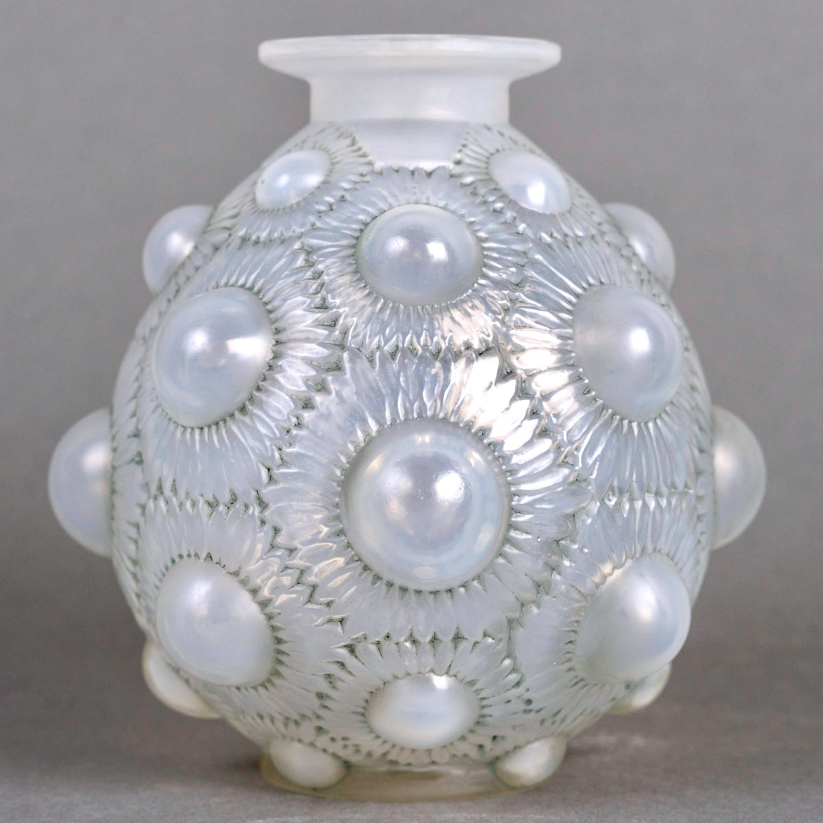 1927 René Lalique - Vase Tournesols Sunflower Opalescent Glass With Blue Grey Patina