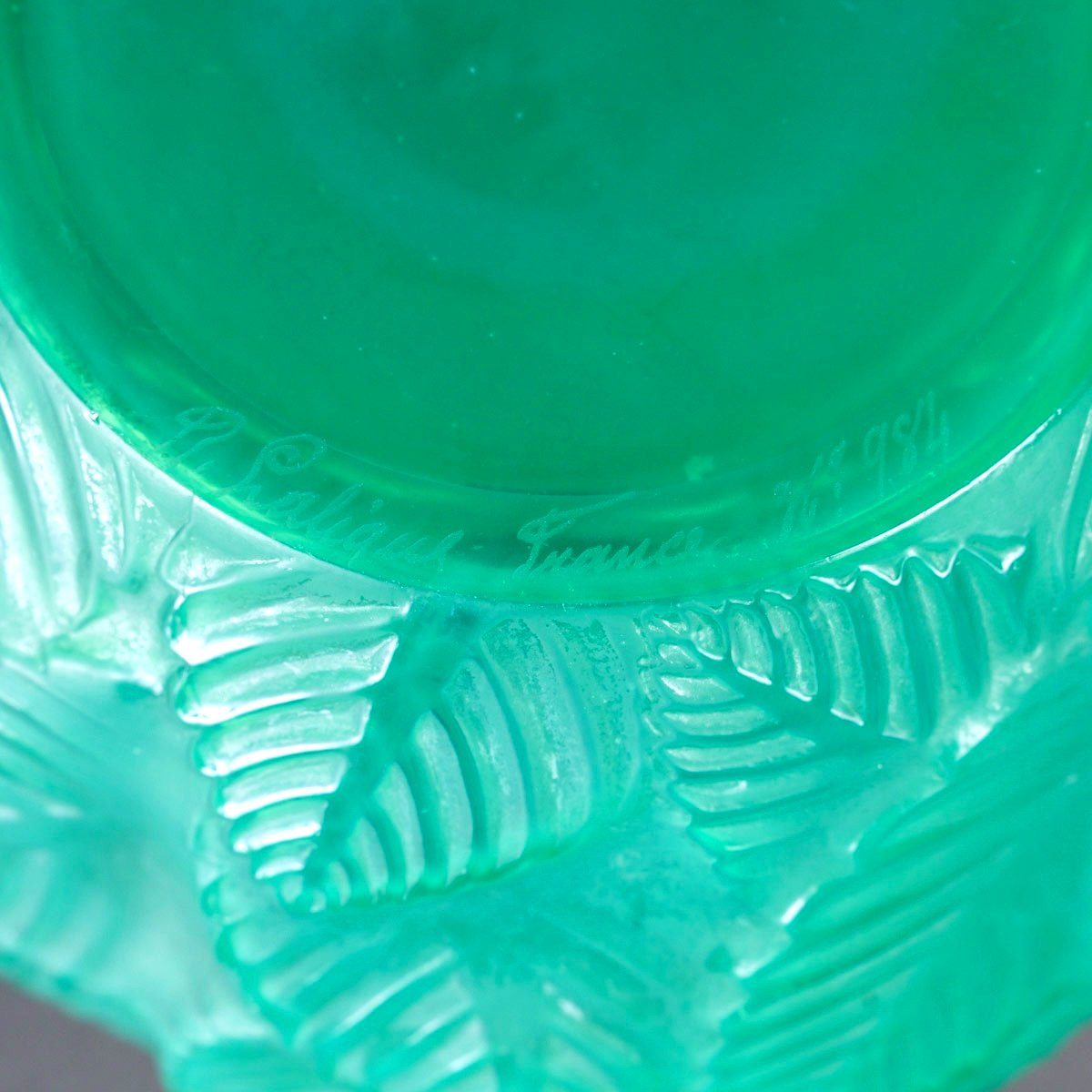 1926 René Lalique - Vase Ormeaux Cased Jade Green Glass-photo-2