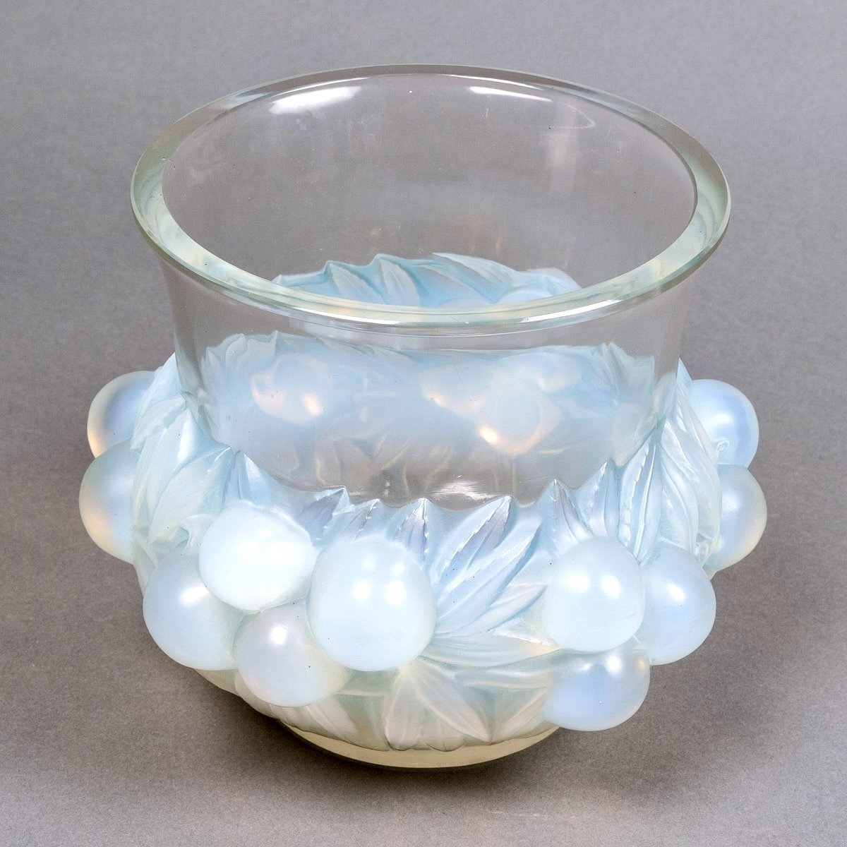 1930 René Lalique - Vase Prunes Verre Opalescent Patiné Bleu-photo-3