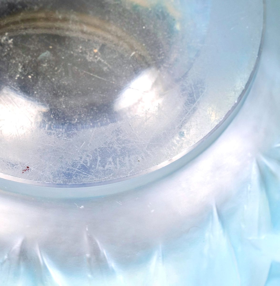 1930 René Lalique - Vase Prunes Verre Opalescent Patiné Bleu-photo-2