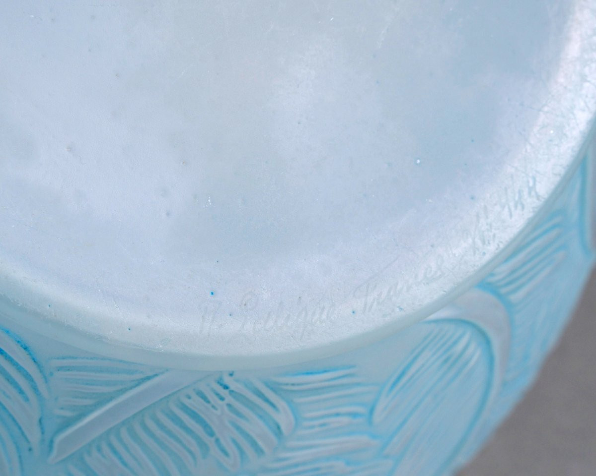 1920 René Lalique - Vase Plumes Verre Opalescent Patiné Bleu-photo-2