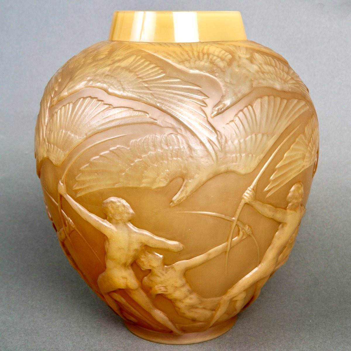 1921 René Lalique - Vase Archers Verre Butterscotch Patiné Sépia-photo-3