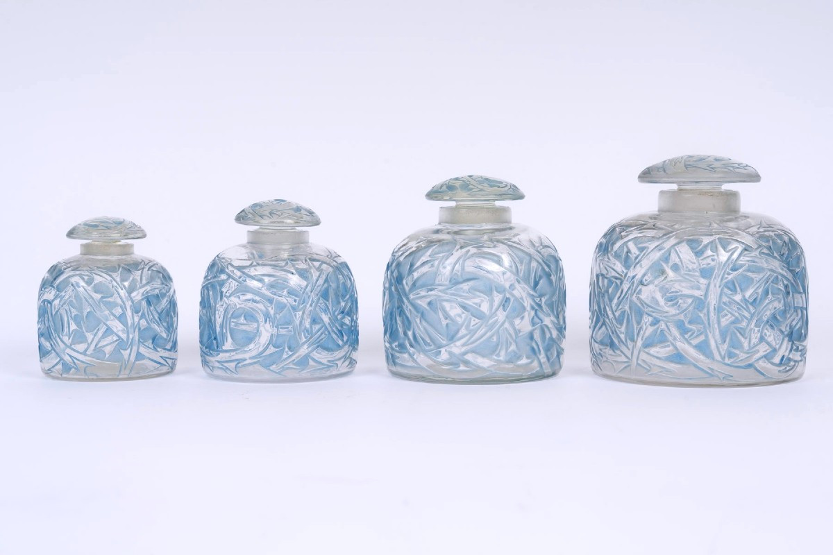 1920 René Lalique - Quatre Flacons Epines Verre Blanc Patiné Bleu