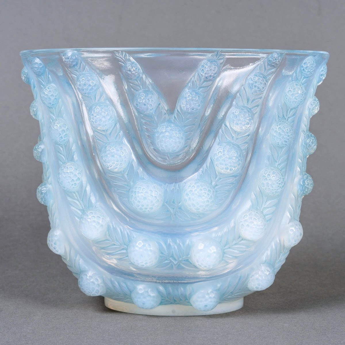 1937 René Lalique - Vase Vichy Opalescent Glass With Blue Patina-photo-2