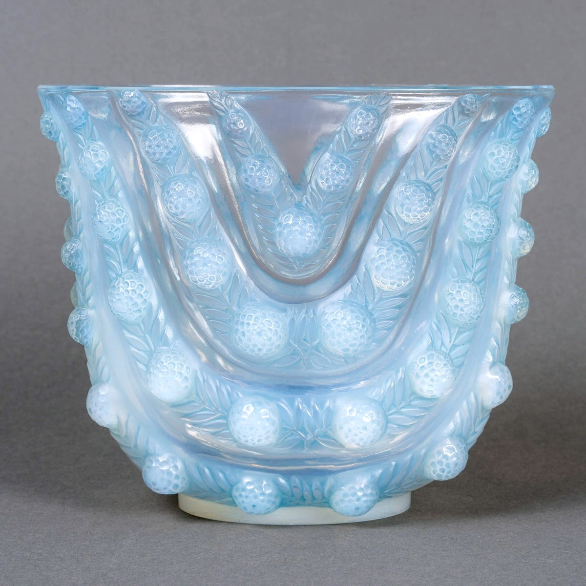 1937 René Lalique - Vase Vichy Opalescent Glass With Blue Patina