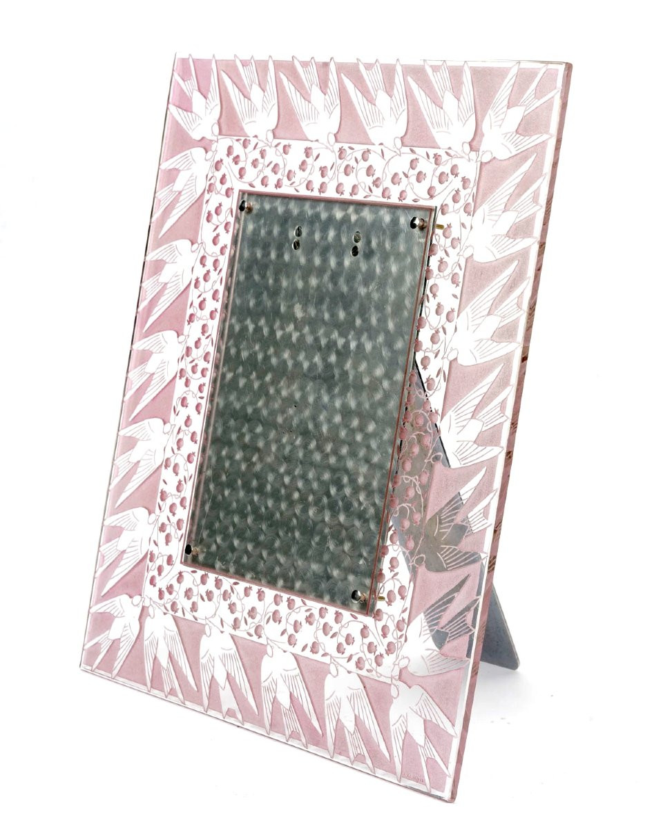 1926 René Lalique - Cadre Muguet et Hirondelles Verre Blanc Patiné Rose-photo-2