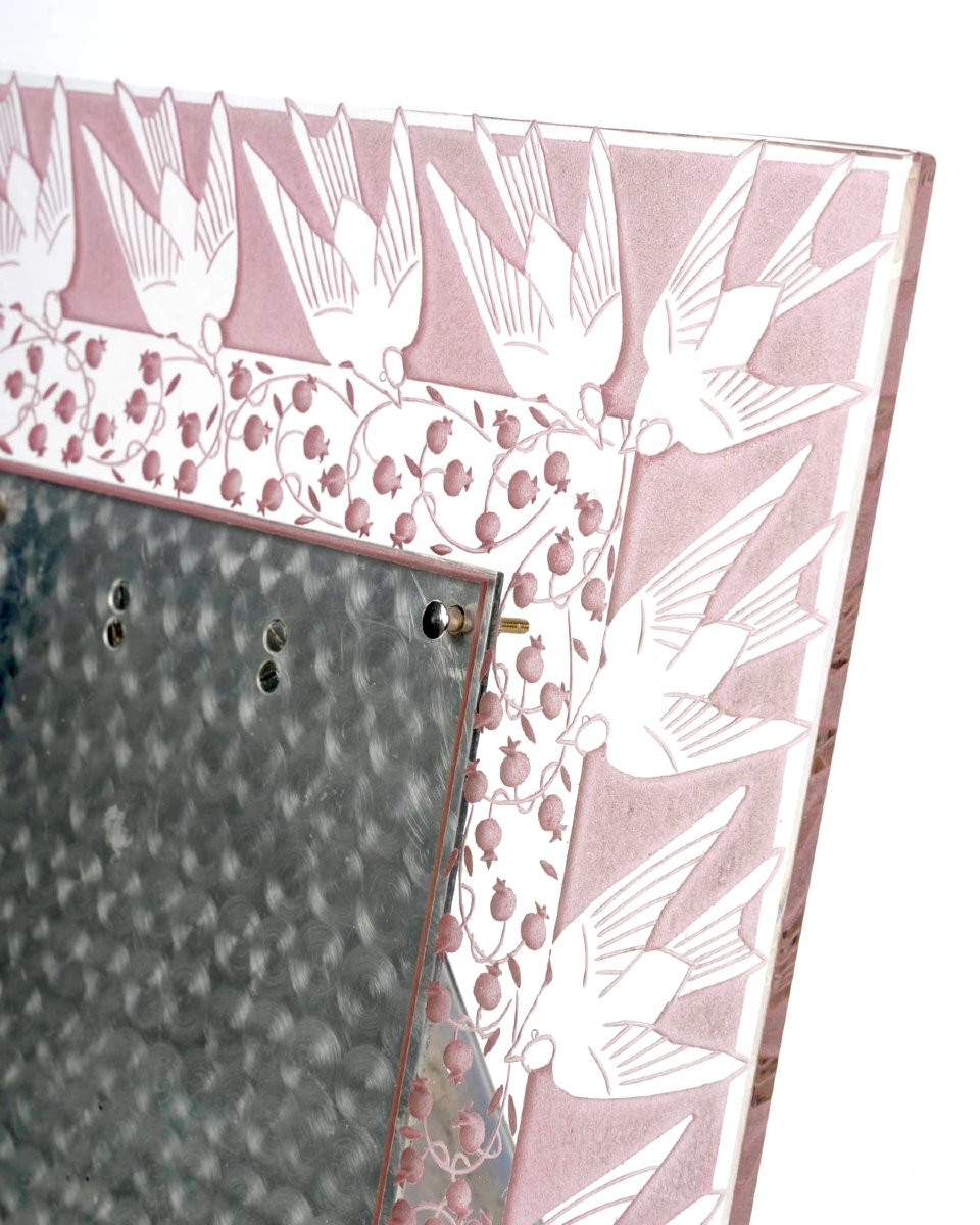 1926 René Lalique - Cadre Muguet et Hirondelles Verre Blanc Patiné Rose-photo-2