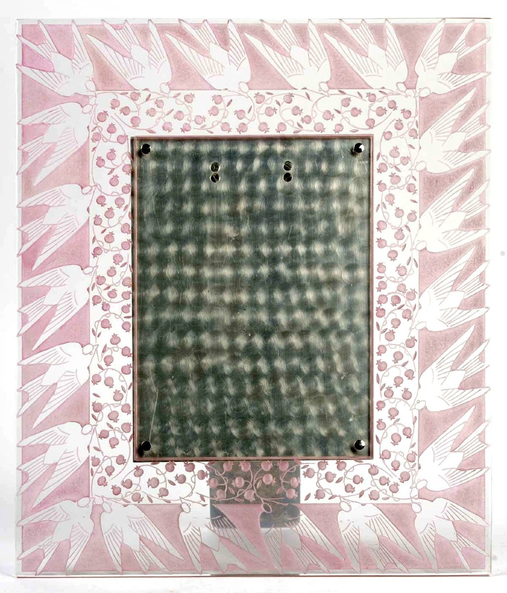 1926 René Lalique - Cadre Muguet et Hirondelles Verre Blanc Patiné Rose