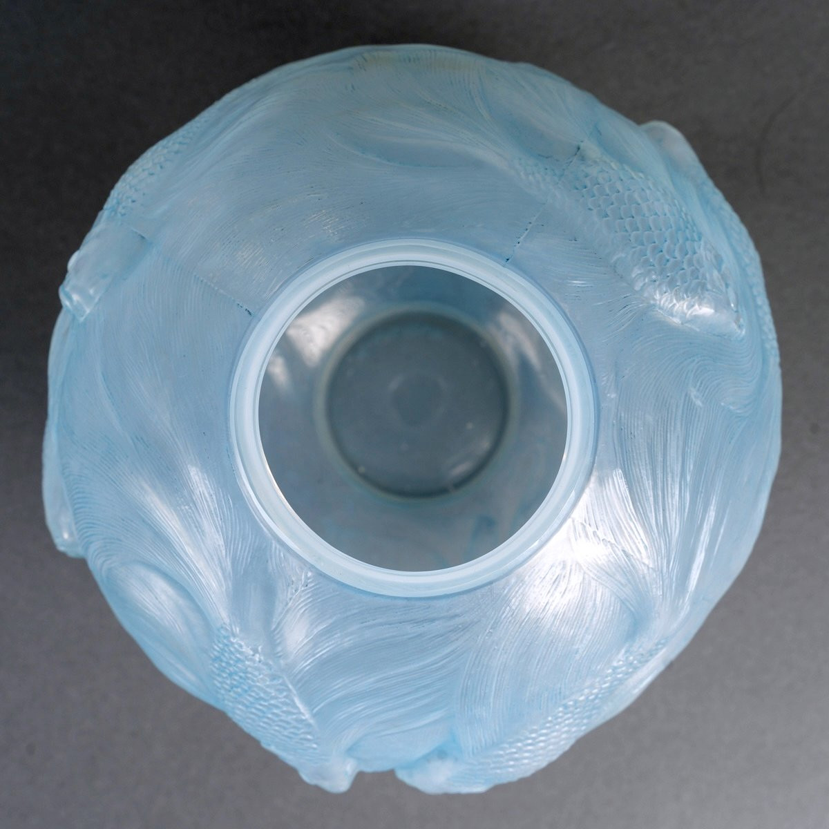 1924 René Lalique - Vase Formose Opalescent Glass With Blue Patina-photo-4