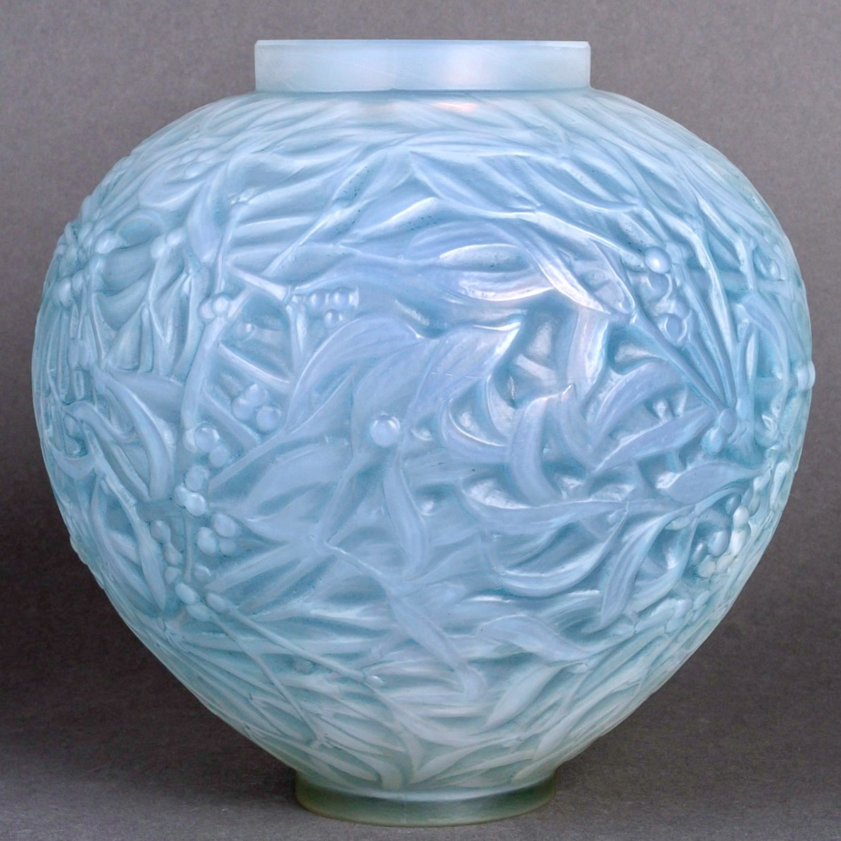 1920 René Lalique - Vase Gui Verre Opalescent Patiné Bleu