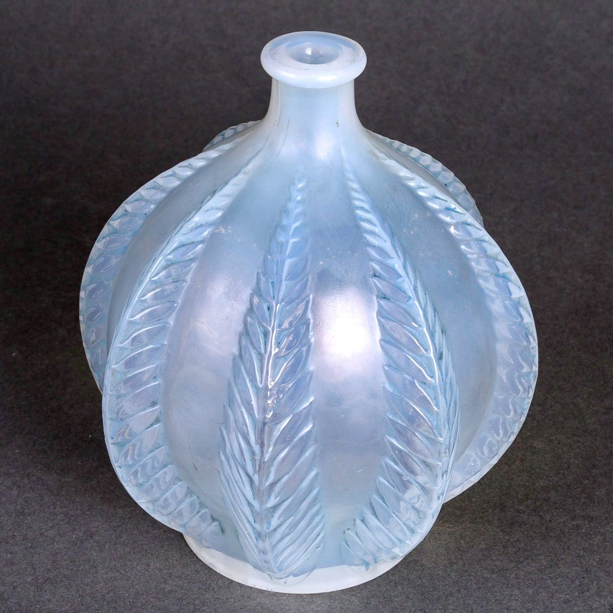 1924 René Lalique - Vase Malines Verre Opalescent Patiné Bleu-photo-2