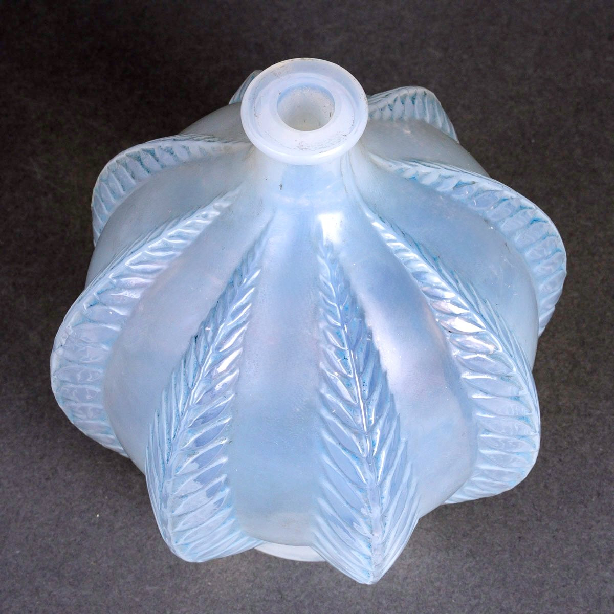1924 René Lalique - Vase Malines Verre Opalescent Patiné Bleu-photo-3