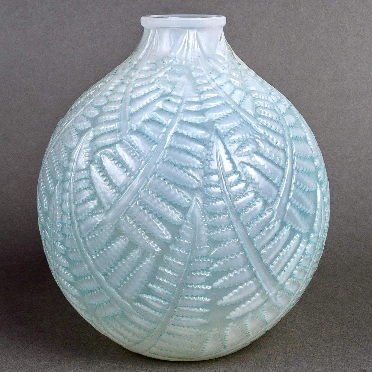 1927 René Lalique - Vase Espalion Verre Opalescent Patiné Bleu