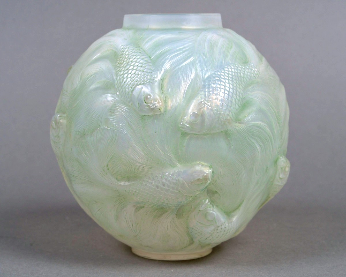 1924 René Lalique - Vase Formose Opalescent Glass With Green Patina