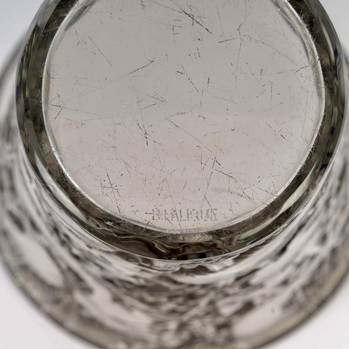 1934 René Lalique - Vase Senart Ecureuils Verre Blanc Patiné Gris-photo-3