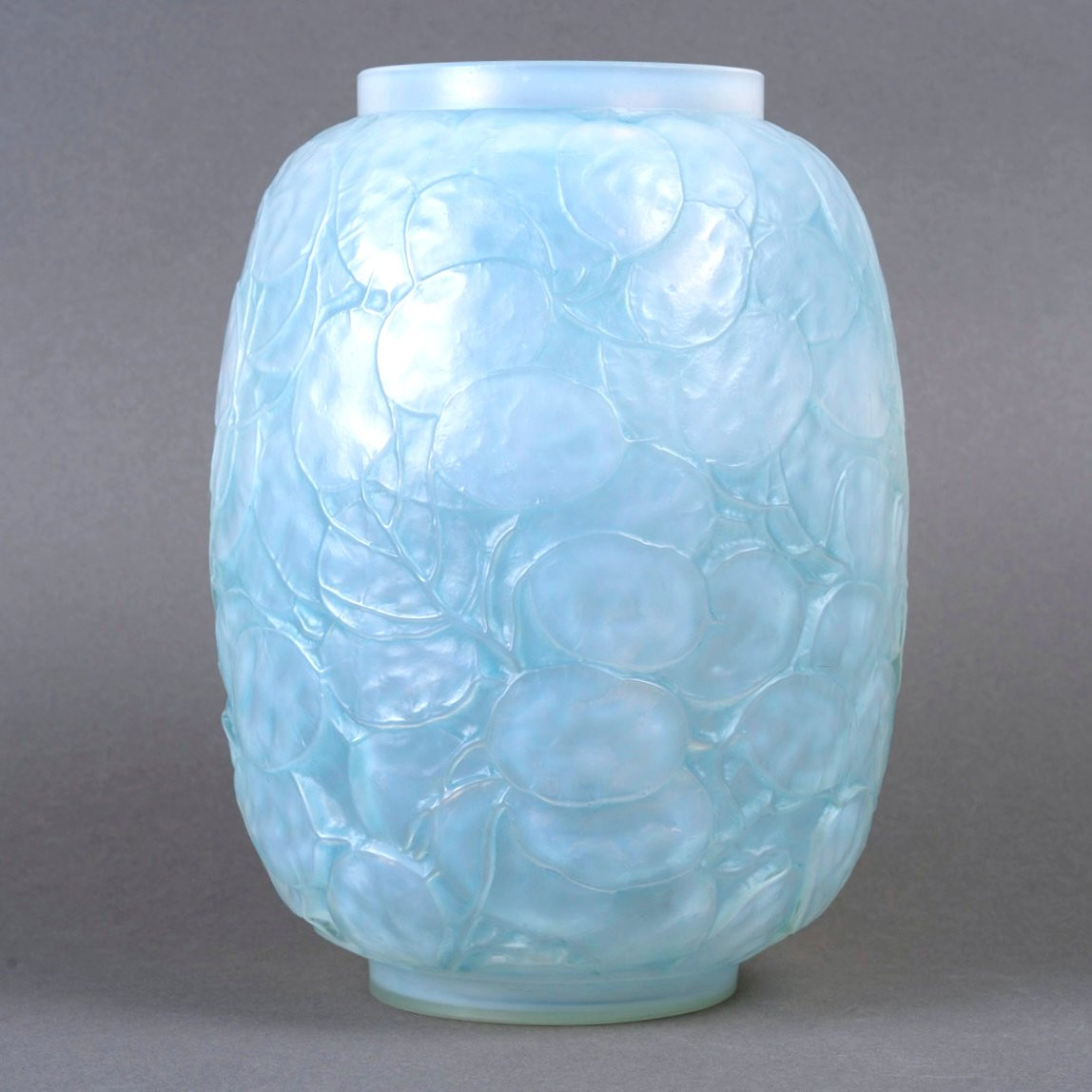1914 René Lalique - Vase Monnaie Du Pape Opalescent Glass With Blue Patina-photo-3