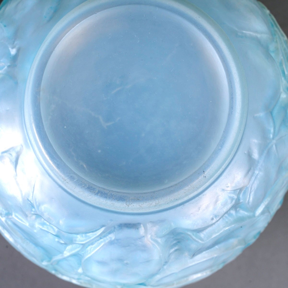 1914 René Lalique - Vase Monnaie Du Pape Opalescent Glass With Blue Patina-photo-2