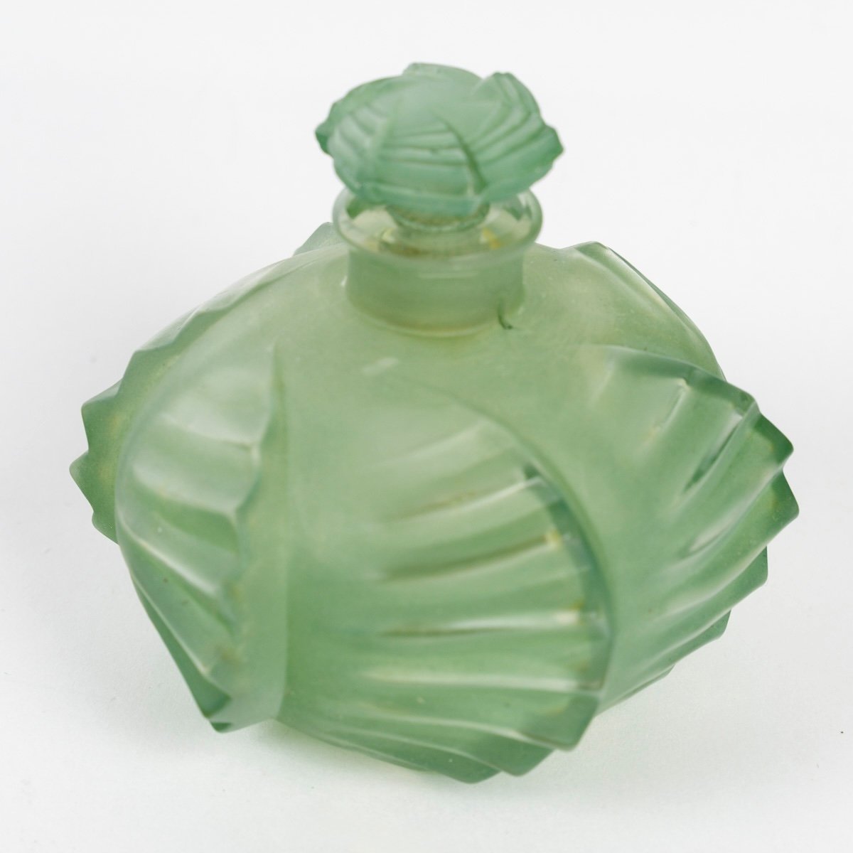 1927 René Lalique - Flacon Camille Verre Blanc Patiné Vert-photo-3