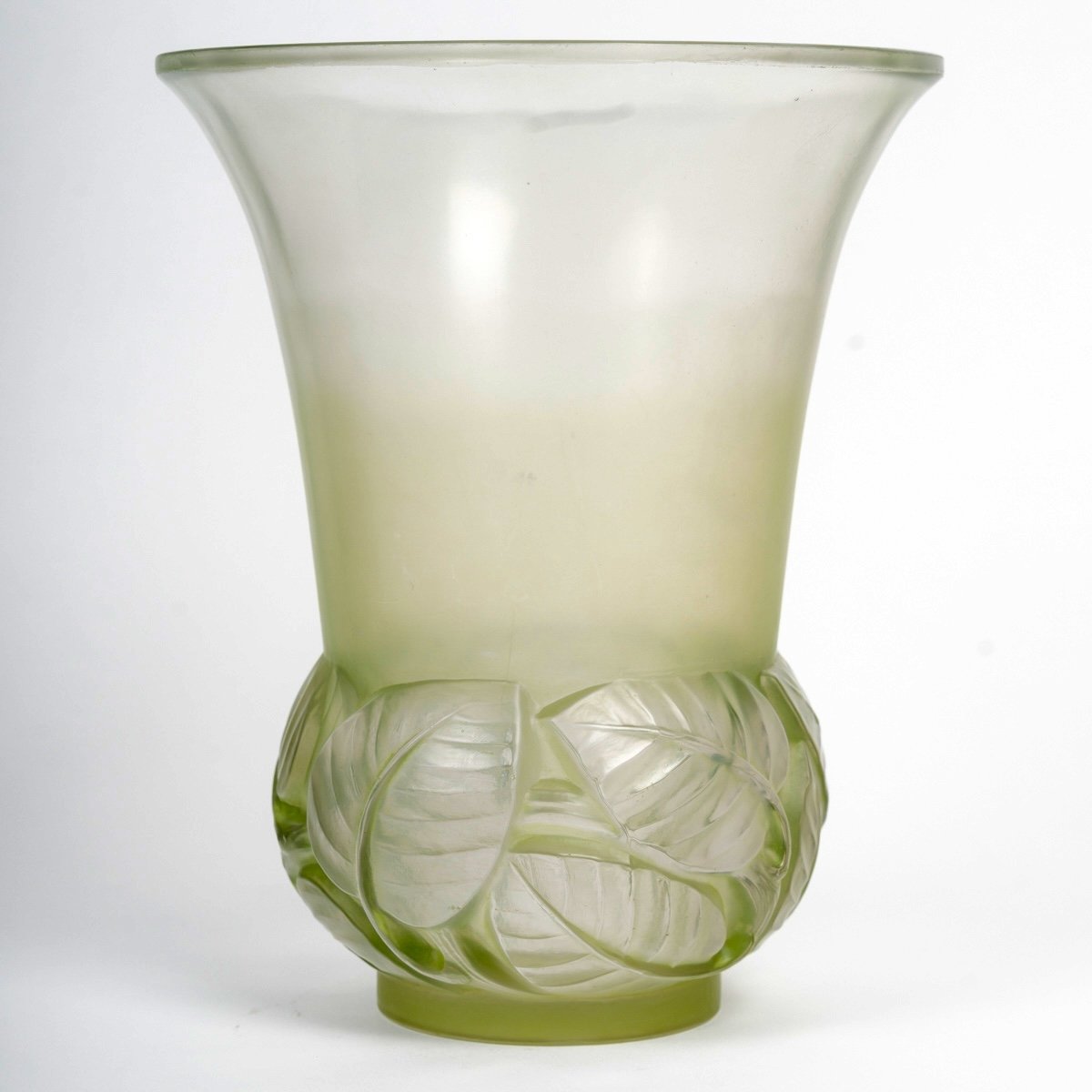 1930 René Lalique - Vase Lilas Lilac Glass With Green Patina-photo-2