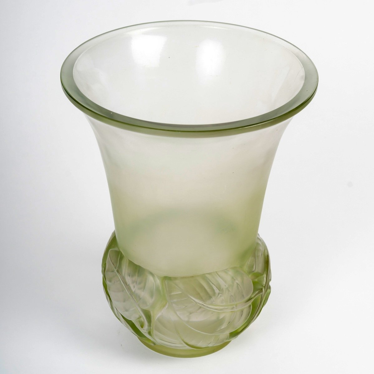 1930 René Lalique - Vase Lilas Lilac Glass With Green Patina-photo-3