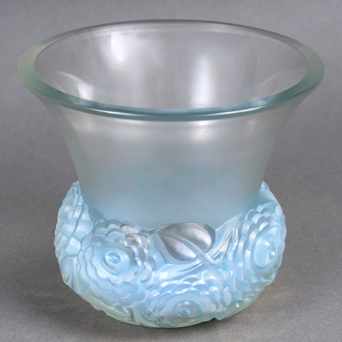 1930 René Lalique - Vase Renoncules Opalescent Glass With Blue Patina-photo-3