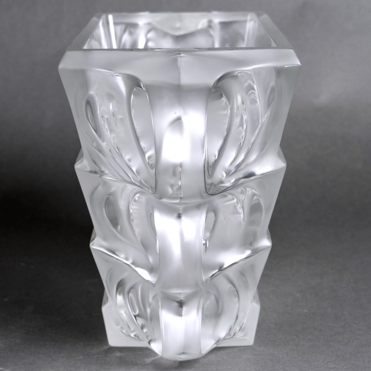 Lalique France - Vase Lijiang Crystal - 119/888-photo-1