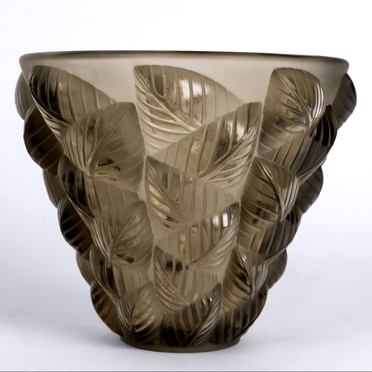 1927 René Lalique - Vase Moissac Smoked Topaz Grey Glass 
