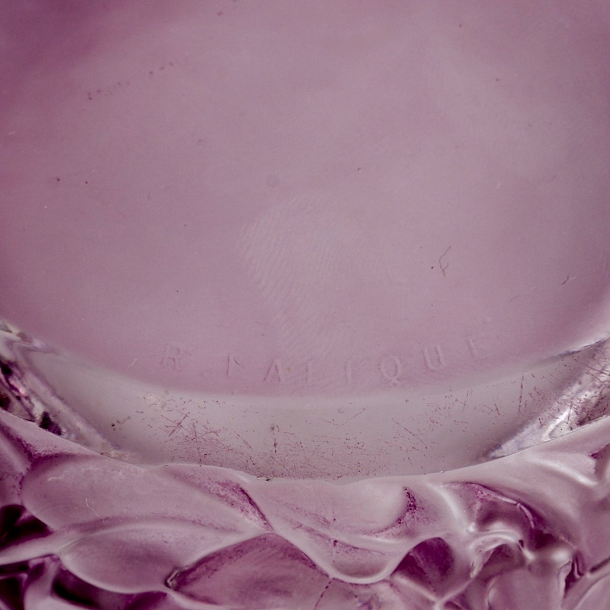 1927 René Lalique - Boîte Dinard Verre Blanc Patiné Rose-photo-3