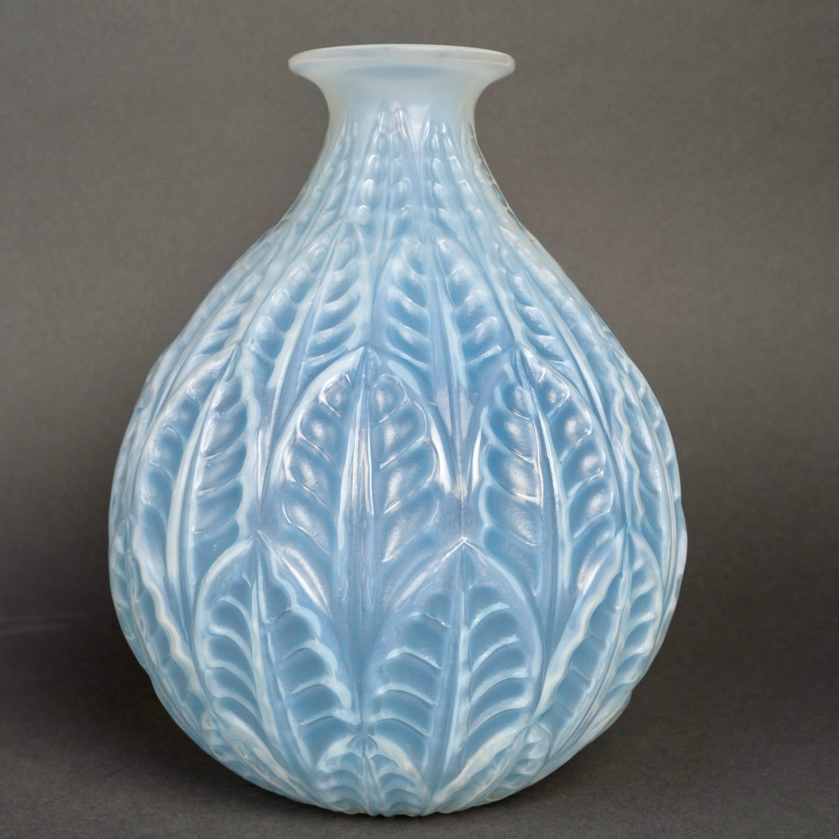 1927 René Lalique - Vase Malesherbes Verre Opalescent Patiné Bleu-photo-2