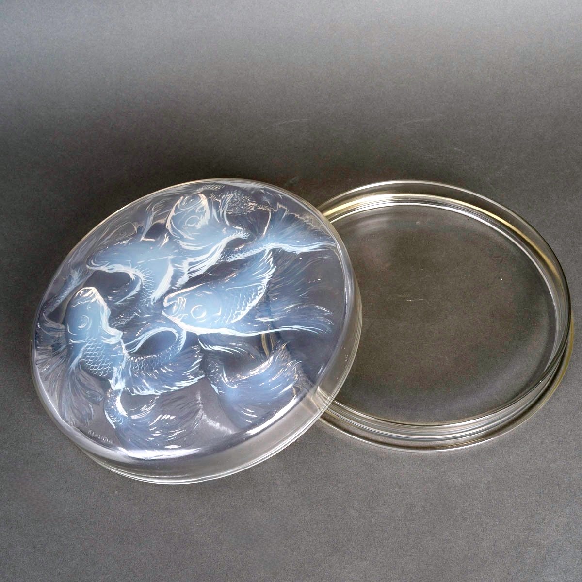 1921 René Lalique - Box Cyprins Fishes Opalescent Glass-photo-4